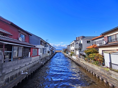 Saya river water road
