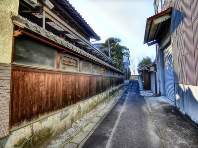 Alley of the Yamada Miki side