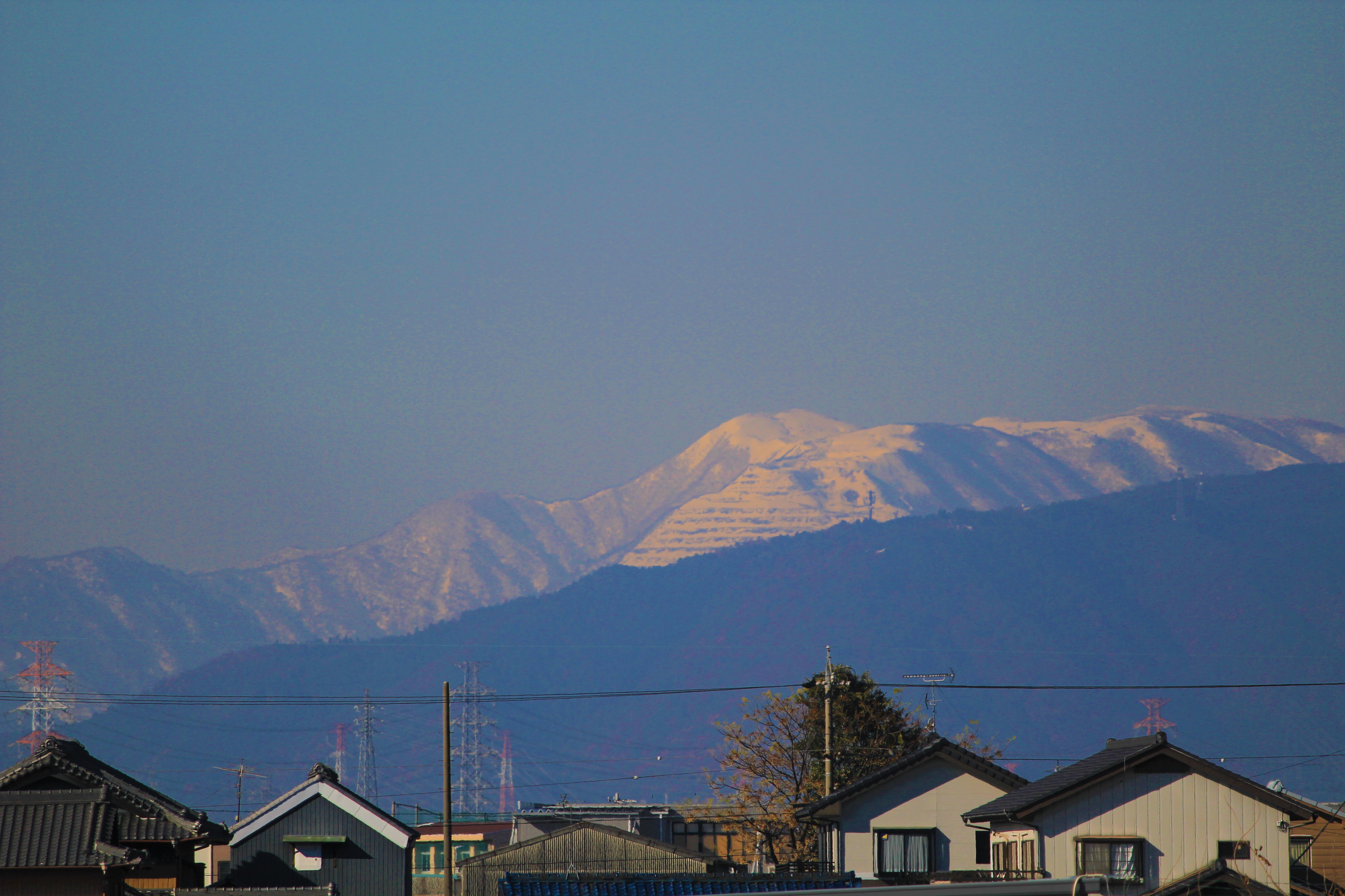 winter mountain at 日光川 川沿い
