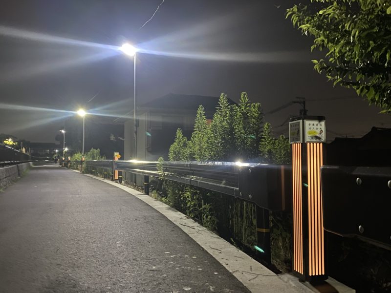 蟹江川護岸整備後の灯篭